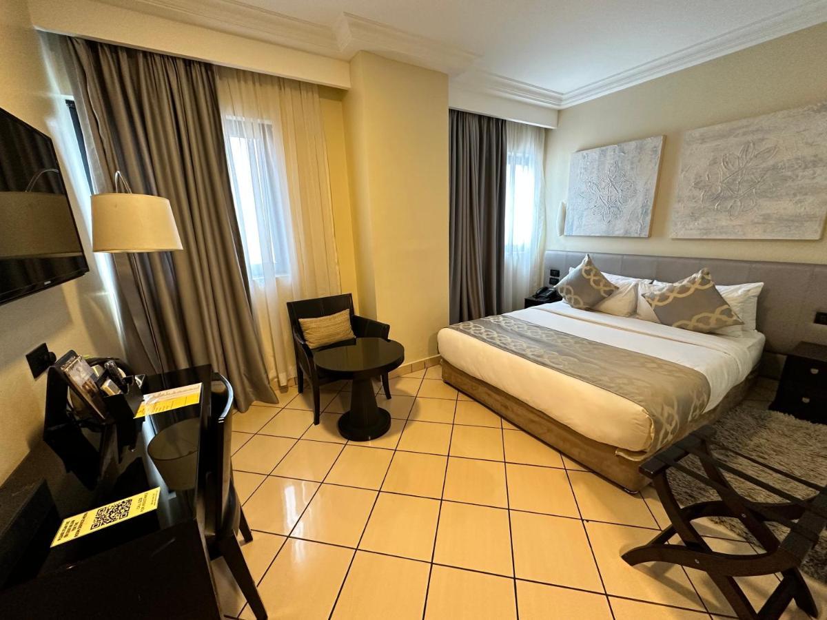 โอ๊ค พลาซา โฮเต็ล อีสต์แอร์พอร์ต Hotel อักกรา ภายนอก รูปภาพ