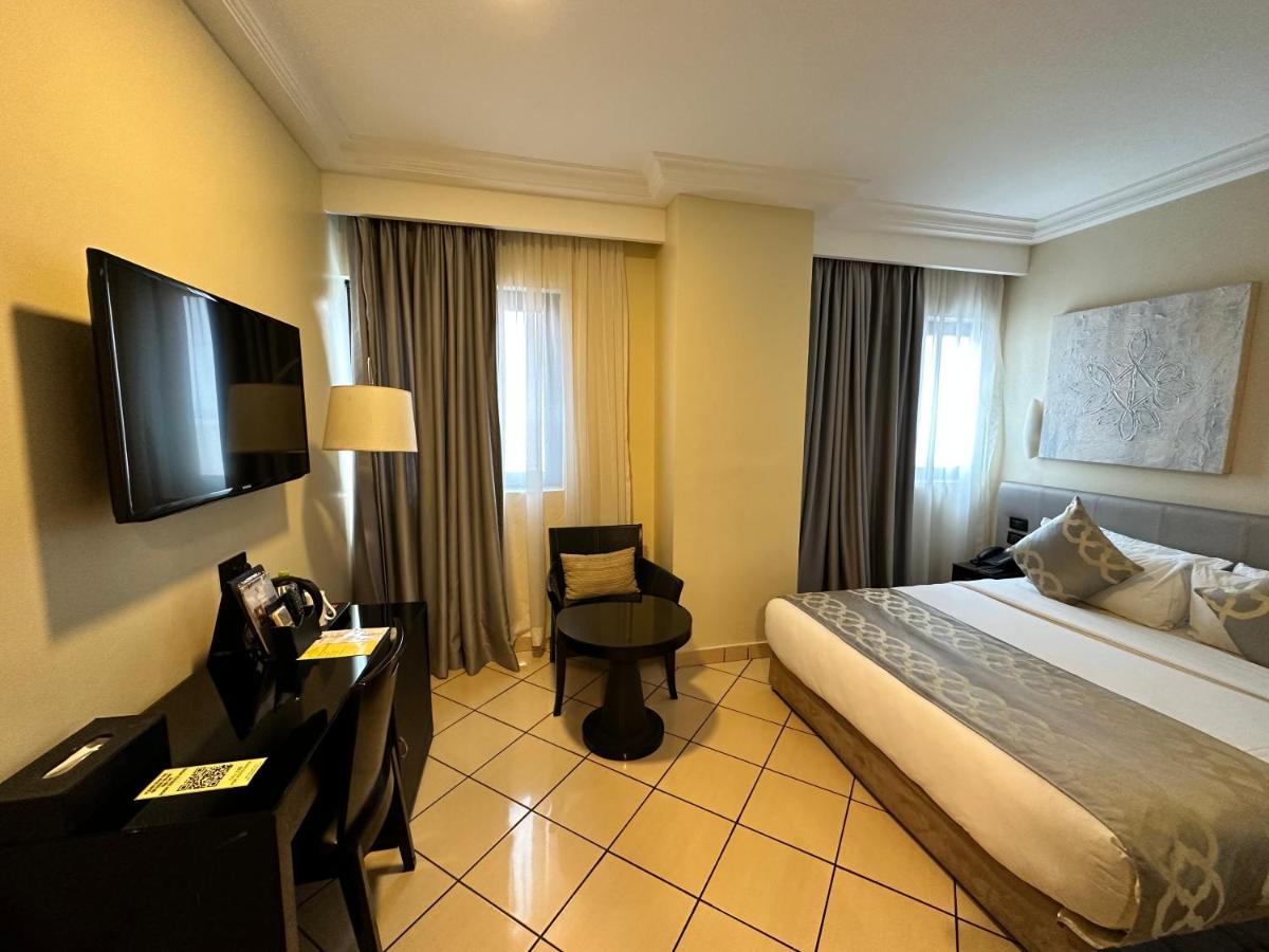 โอ๊ค พลาซา โฮเต็ล อีสต์แอร์พอร์ต Hotel อักกรา ภายนอก รูปภาพ