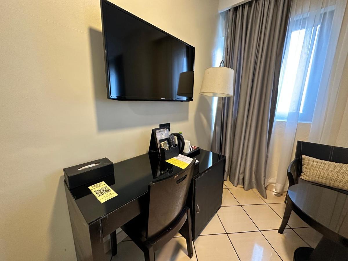 โอ๊ค พลาซา โฮเต็ล อีสต์แอร์พอร์ต Hotel อักกรา ภายนอก รูปภาพ