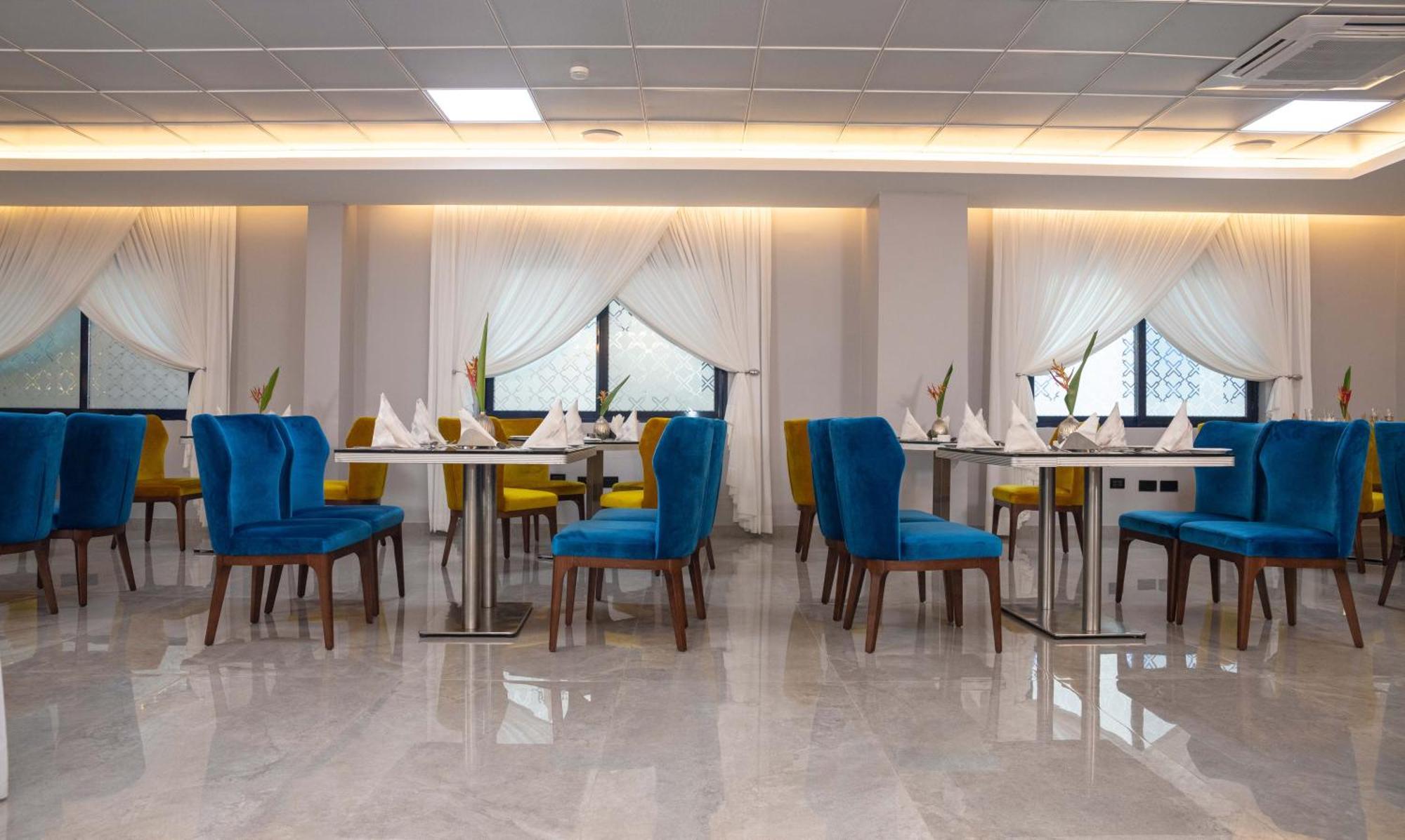 โอ๊ค พลาซา โฮเต็ล อีสต์แอร์พอร์ต Hotel อักกรา ภายนอก รูปภาพ