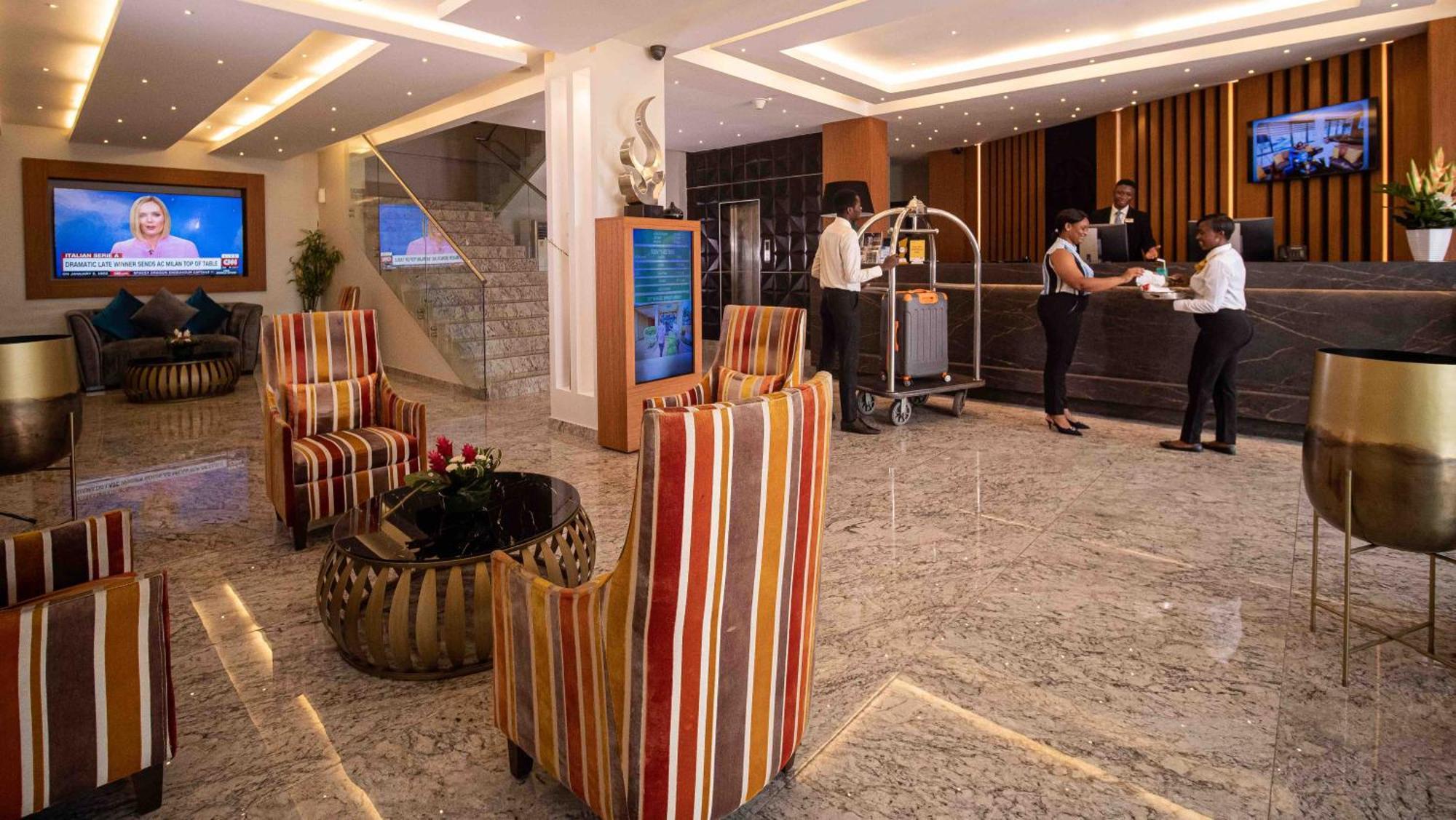 โอ๊ค พลาซา โฮเต็ล อีสต์แอร์พอร์ต Hotel อักกรา ภายนอก รูปภาพ