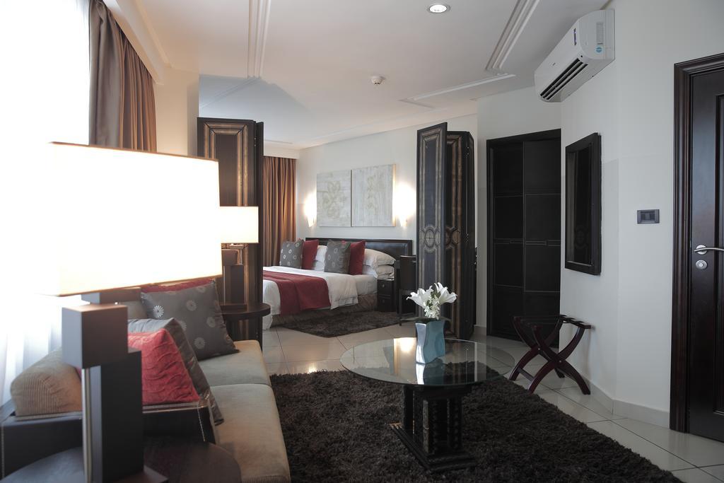โอ๊ค พลาซา โฮเต็ล อีสต์แอร์พอร์ต Hotel อักกรา ภายนอก รูปภาพ