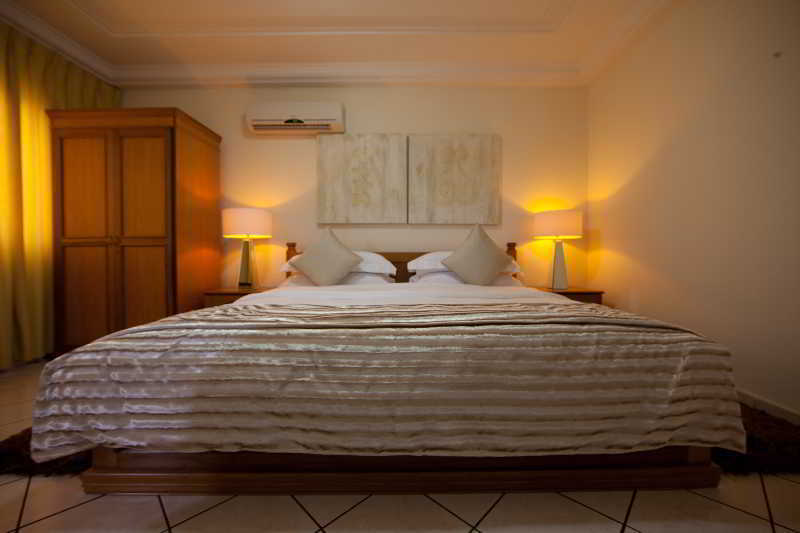 โอ๊ค พลาซา โฮเต็ล อีสต์แอร์พอร์ต Hotel อักกรา ภายนอก รูปภาพ