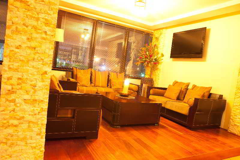 โอ๊ค พลาซา โฮเต็ล อีสต์แอร์พอร์ต Hotel อักกรา ภายนอก รูปภาพ